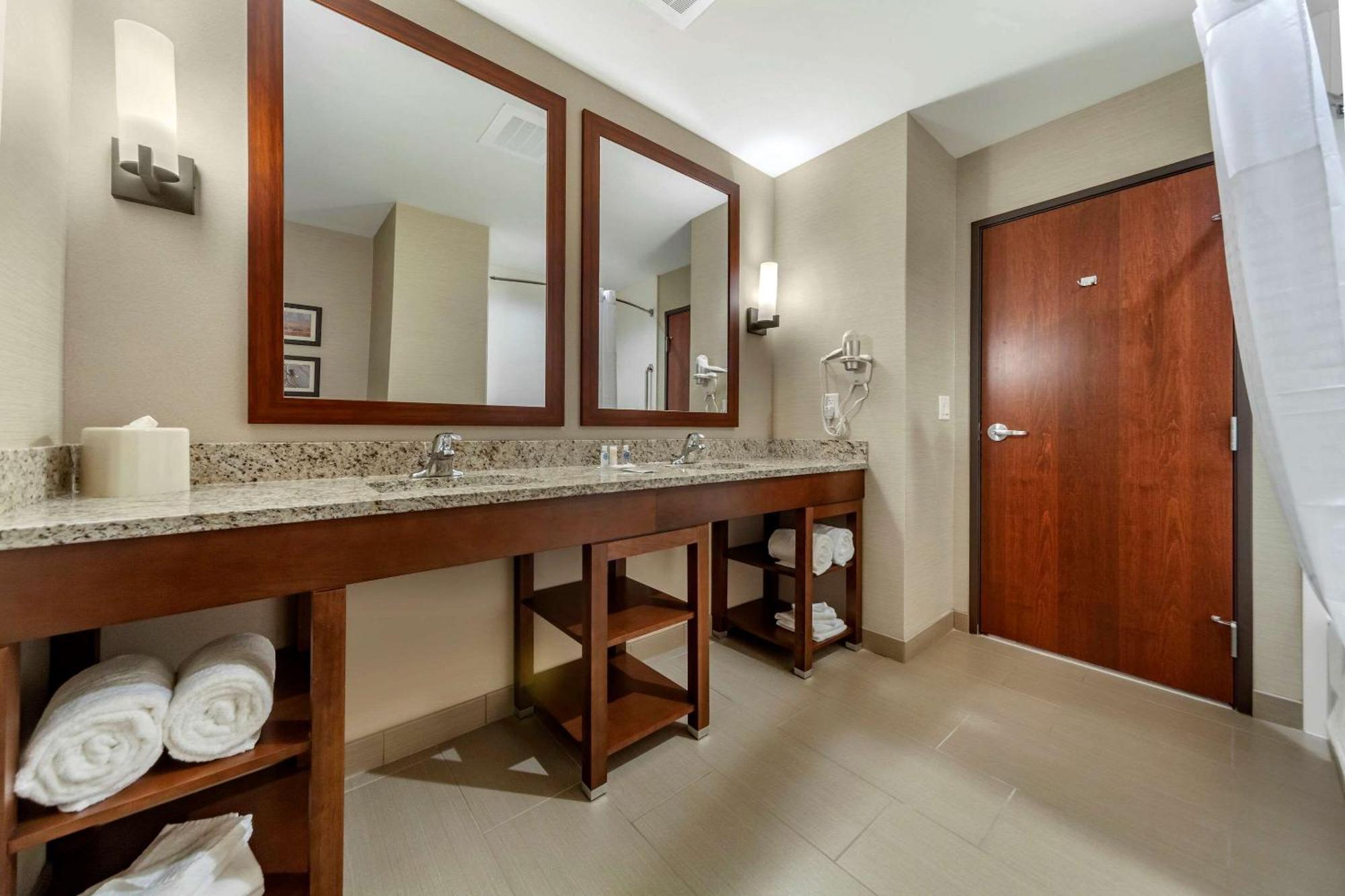 Comfort Suites Grand Island Ngoại thất bức ảnh